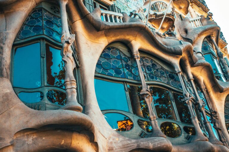 9 Best Gaudi Tours In Barcelona